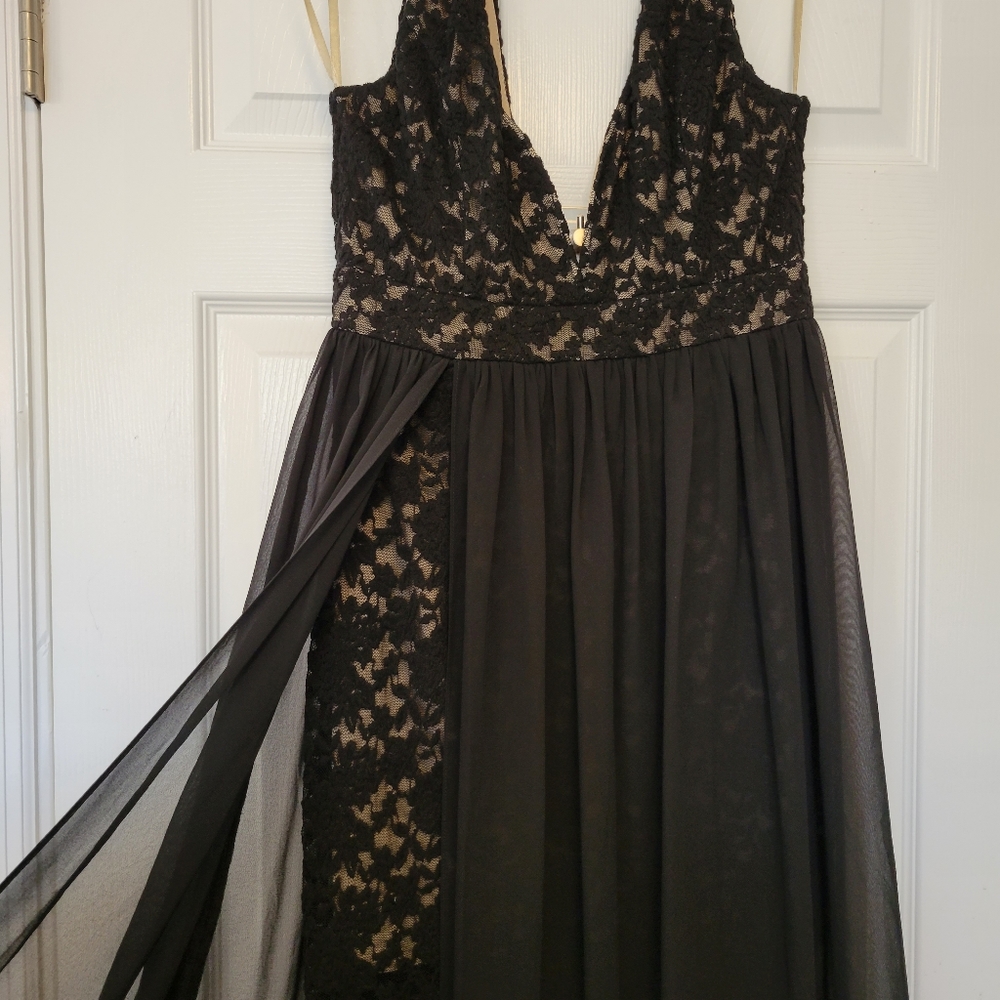 LULUS Black lace maxi dress